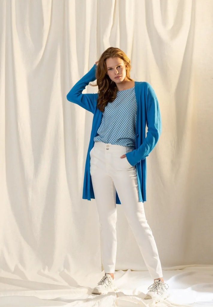 31034006-0041_model_front_web_10.jpg 31034006-0041_model_front_web_10.jpg