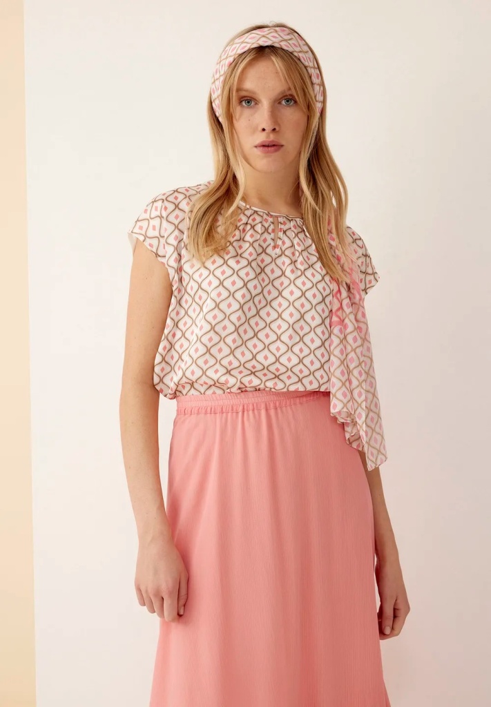 31040060-4041_model_front_web_10.jpg 31040060-4041_model_front_web_10.jpg